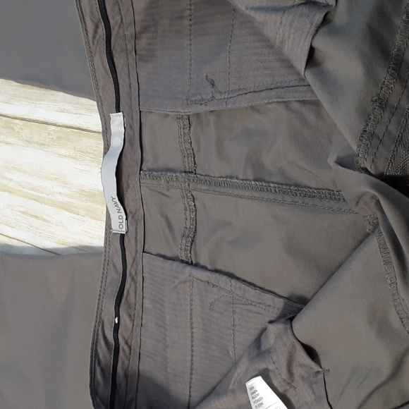 Old Navy On Classic Rise Gray Capris Pants Size 10 - Picture 16 of 16